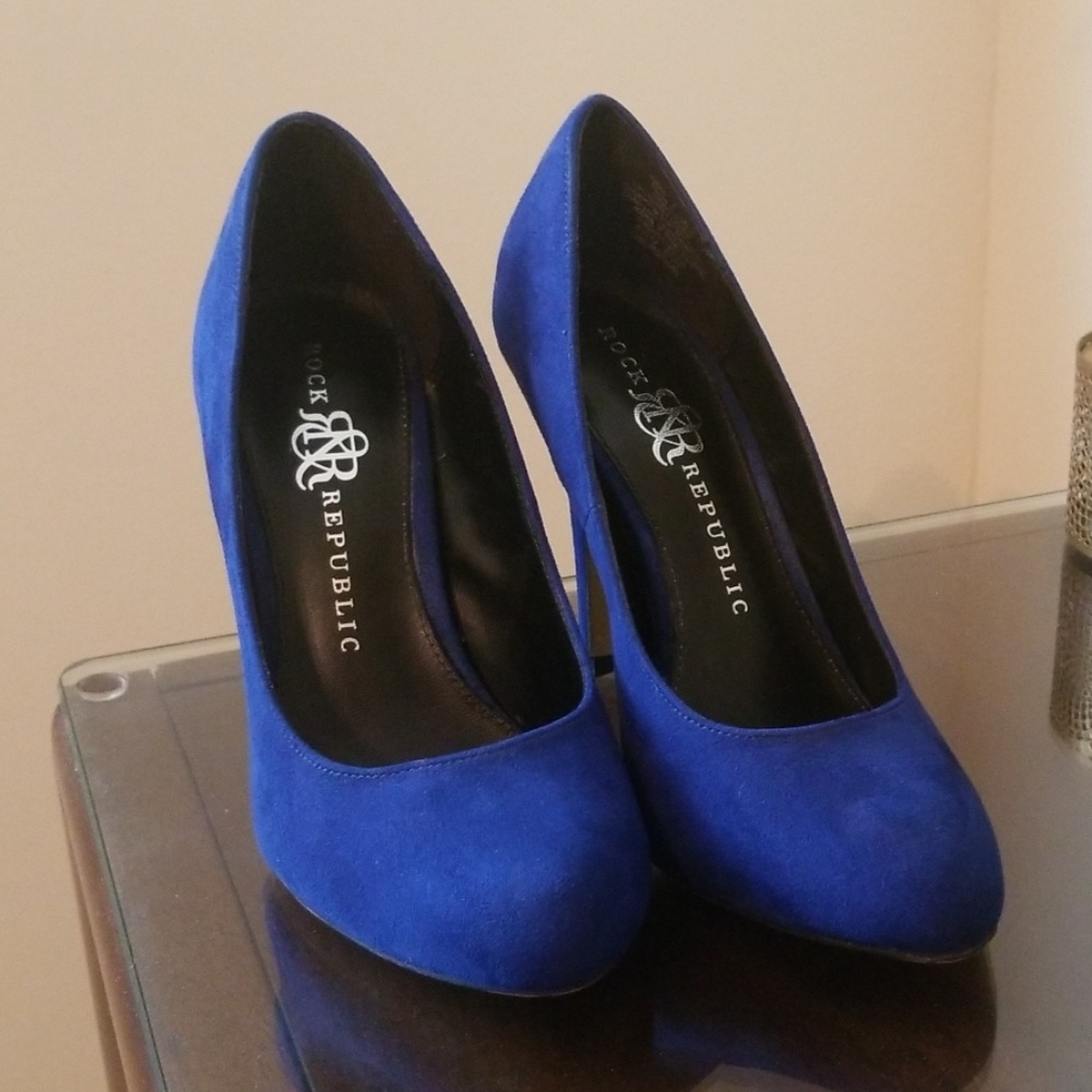 Rock & Republic Blue Suade Heels Size 7